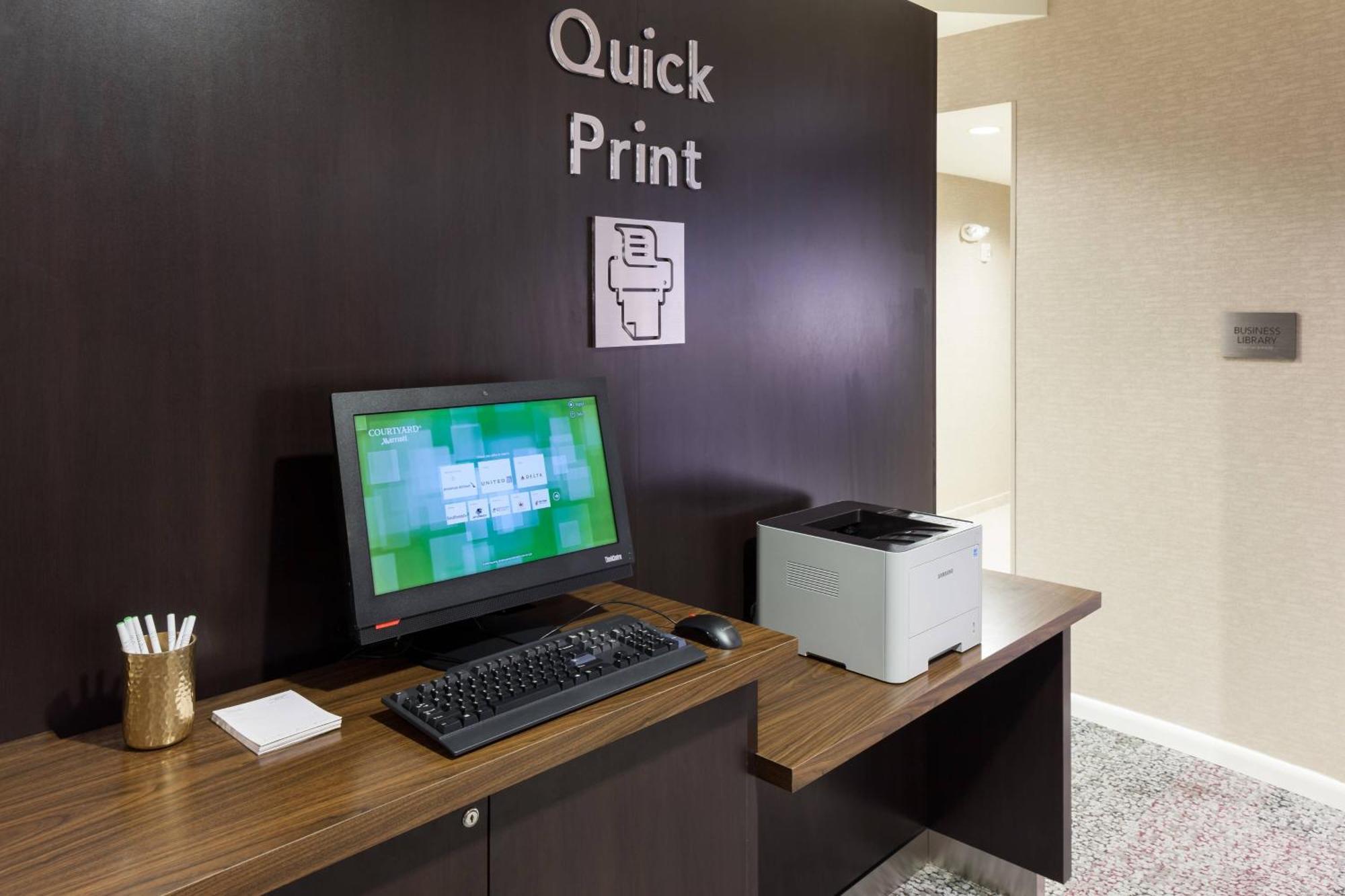 Courtyard By Marriott Birmingham Трассвілл Екстер'єр фото