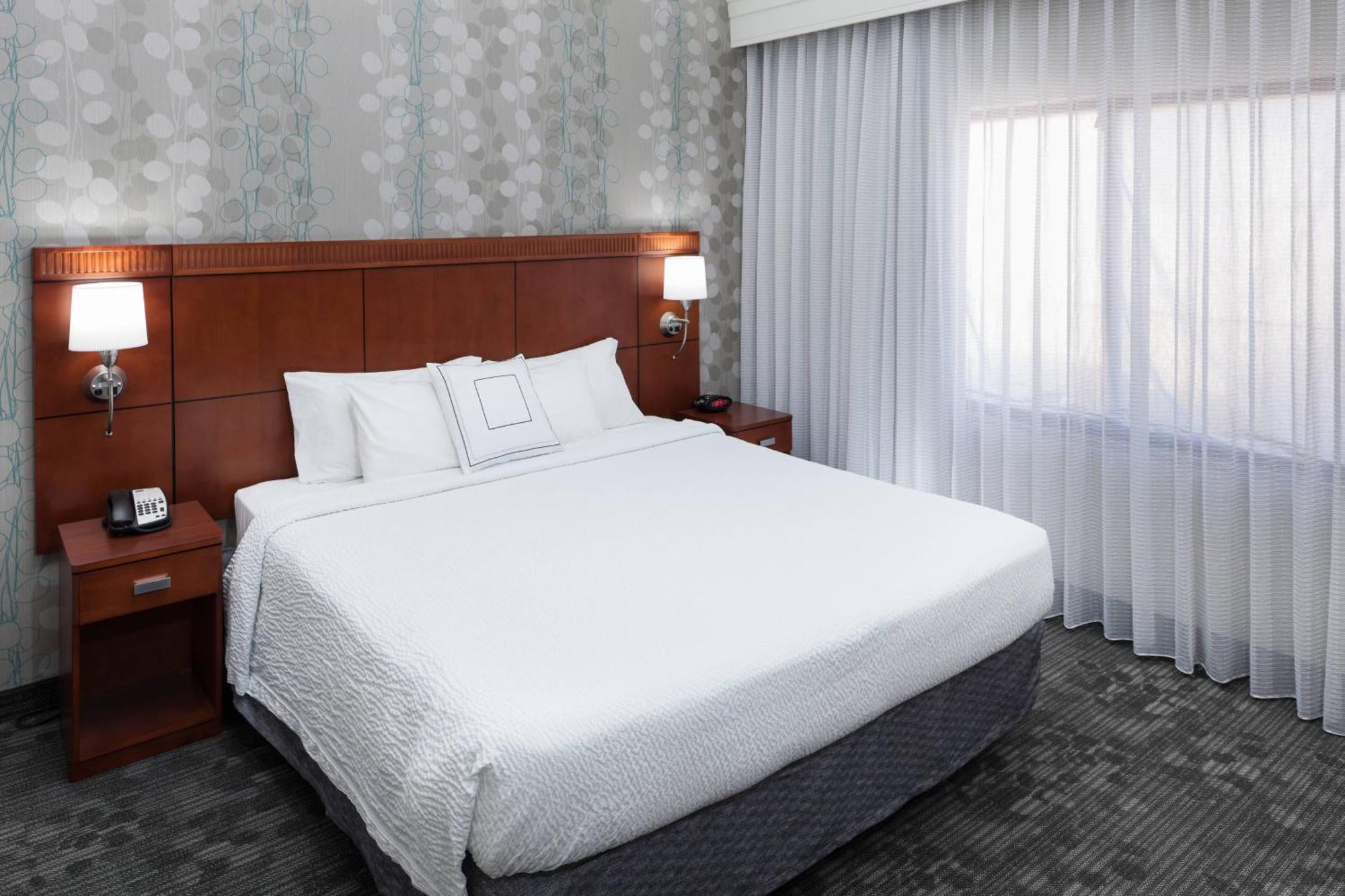 Courtyard By Marriott Birmingham Трассвілл Екстер'єр фото
