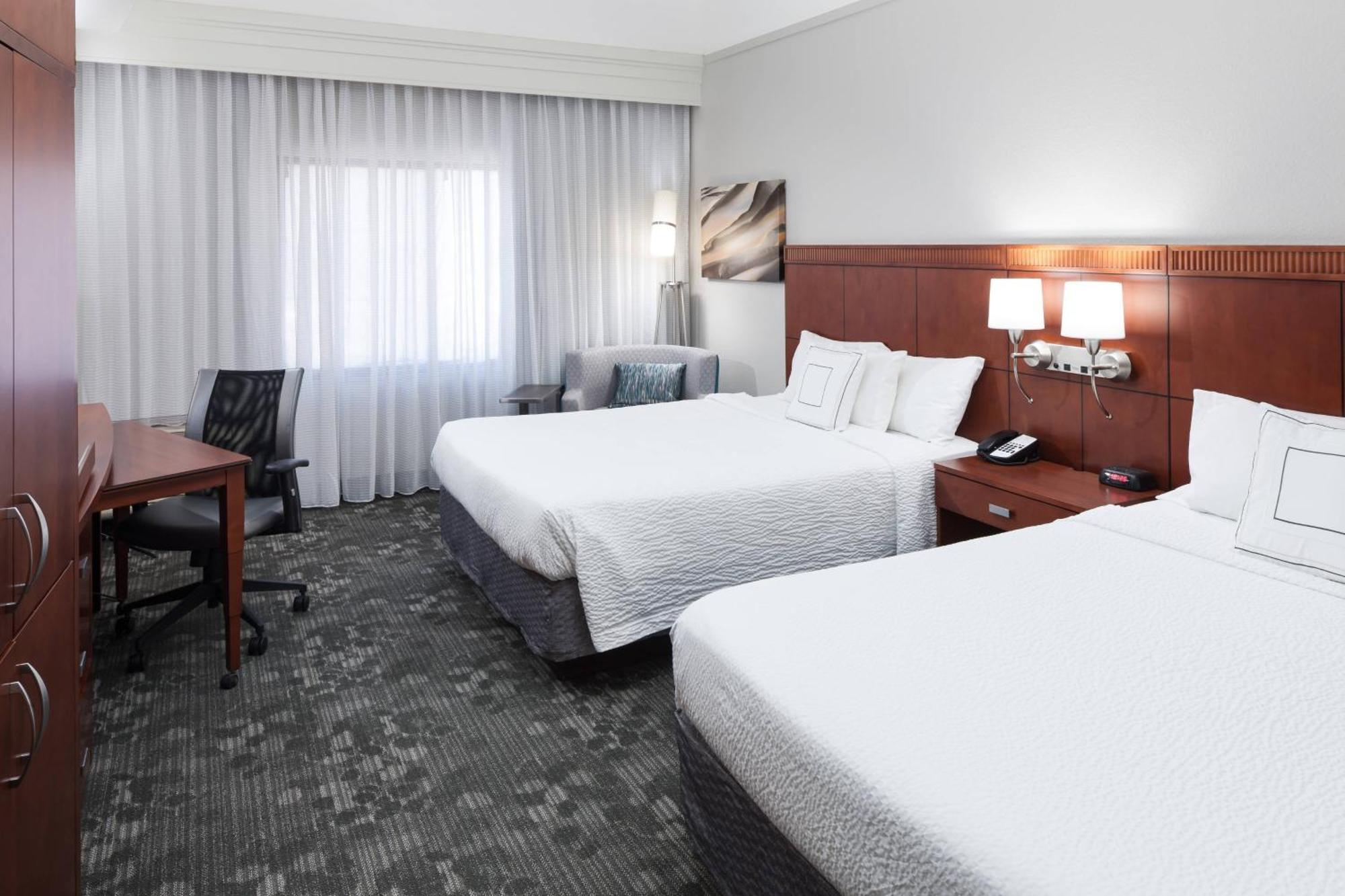 Courtyard By Marriott Birmingham Трассвілл Екстер'єр фото